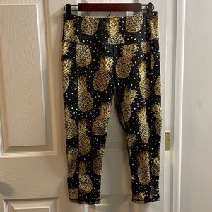 CVG “Fineapple” capri leggings, size M. Squat approved